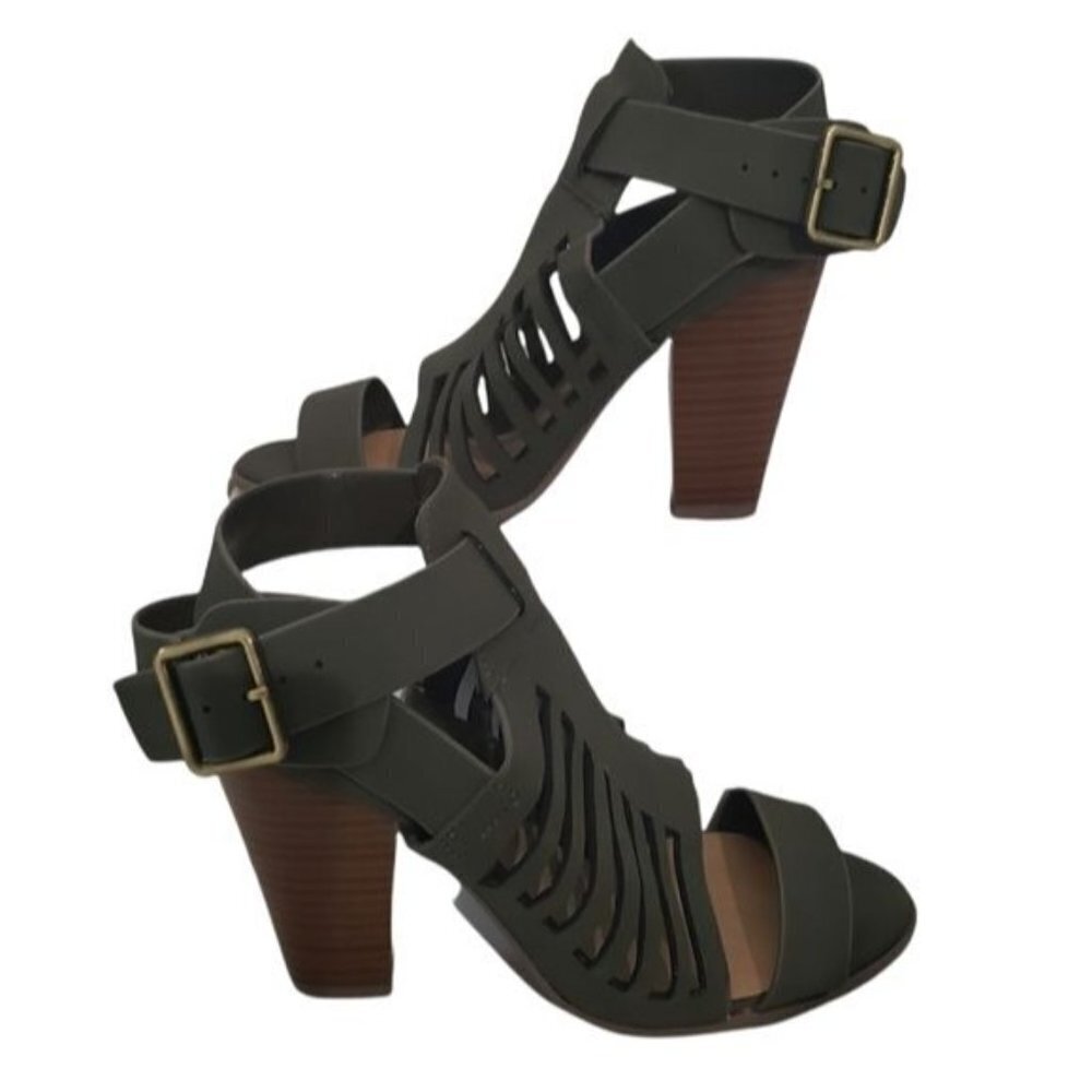 Delicious Yummy Cutout Stacked Heel Green Sandals Size 6